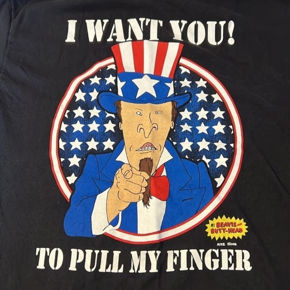 Beavis and Butthead I want you to pull my‎ finger shirt